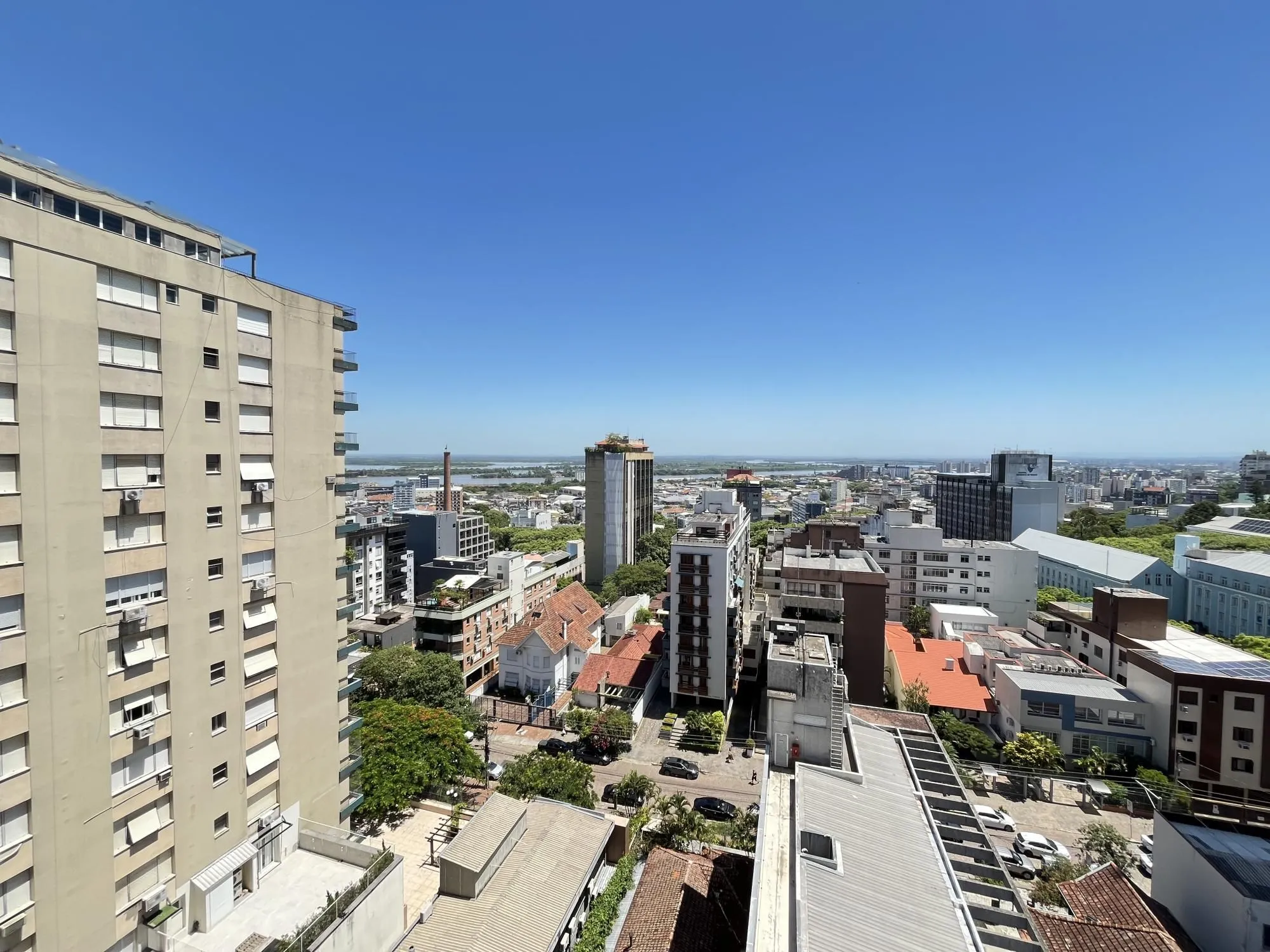 Imagem Apartamento de 3 quartos, suíte e 1 vaga de garagem no bairro Independência POA