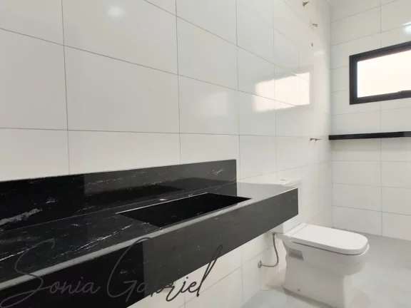 Imagem Imperdível Casa à Venda em Vinhedo-SP, Marambaia: 3 quartos, 1 suíte, 7 salas, 4 banheiros, 4 vagas, 277m²!
