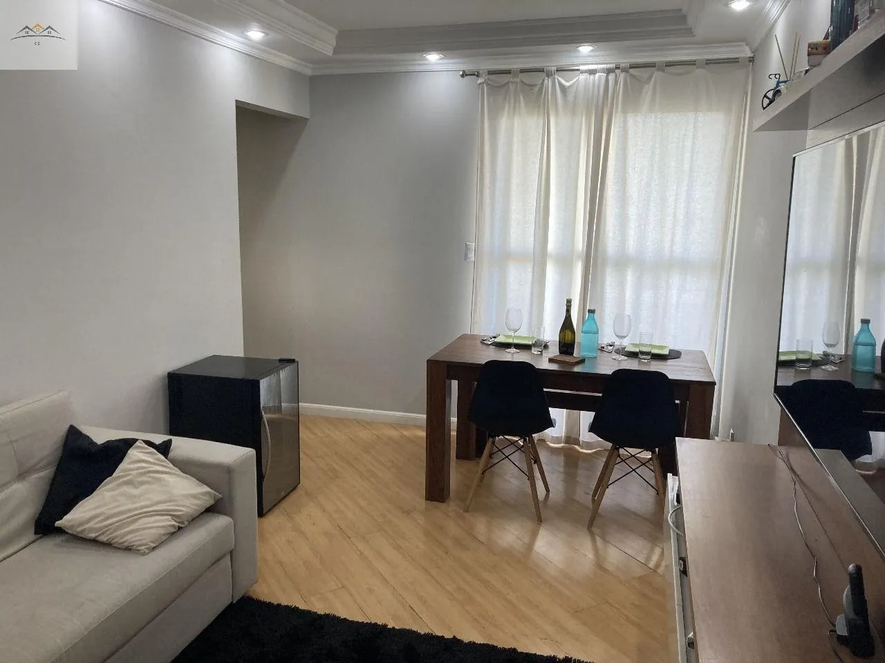 Imagem Apartamento à venda no Pq. São Vicente em Mauá 2 dorm. 1 vg 62m² com sacada