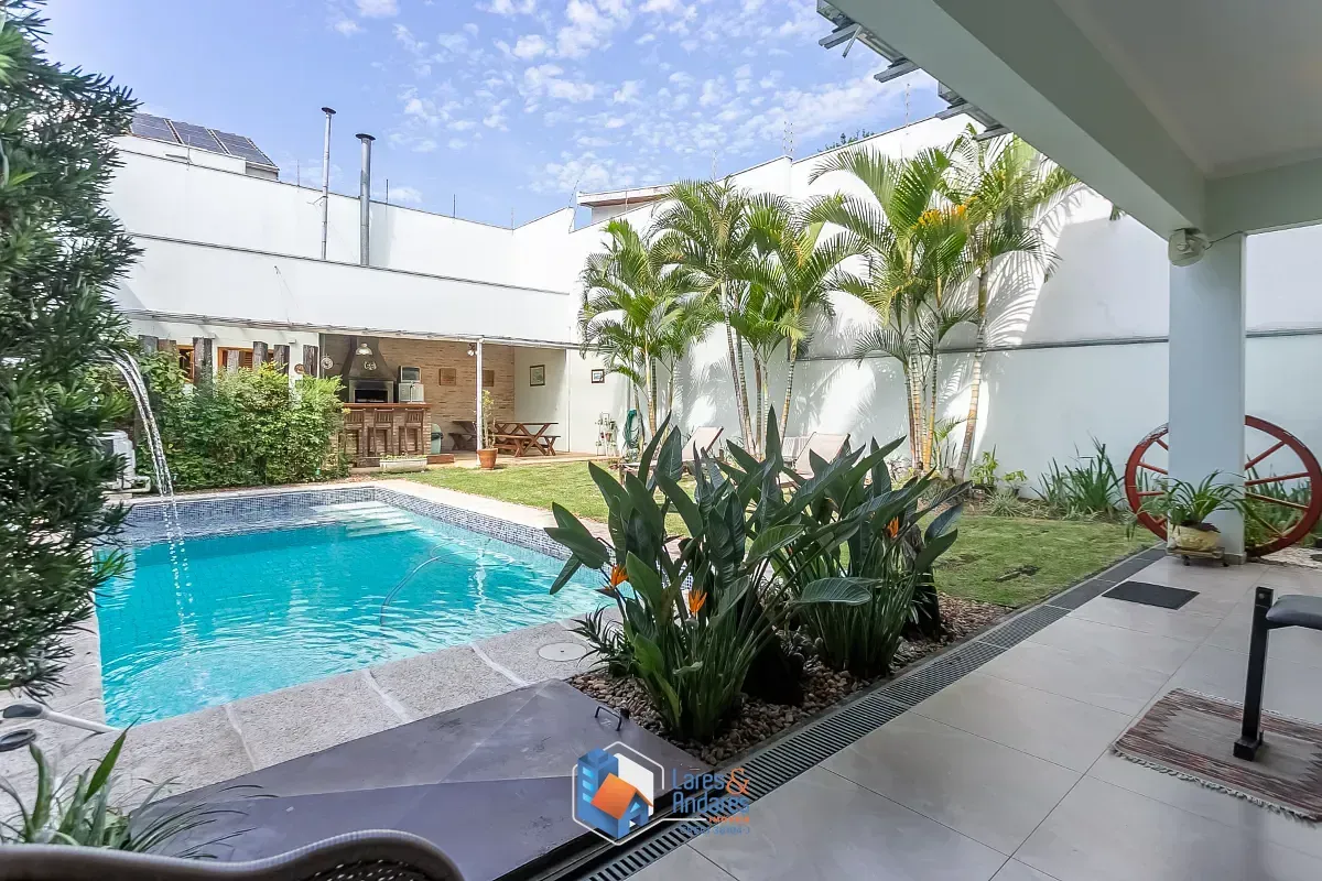 Imagem Casa para venda em Planalto Paulista com 3 quartos, sendo 3 suítes, 400m²