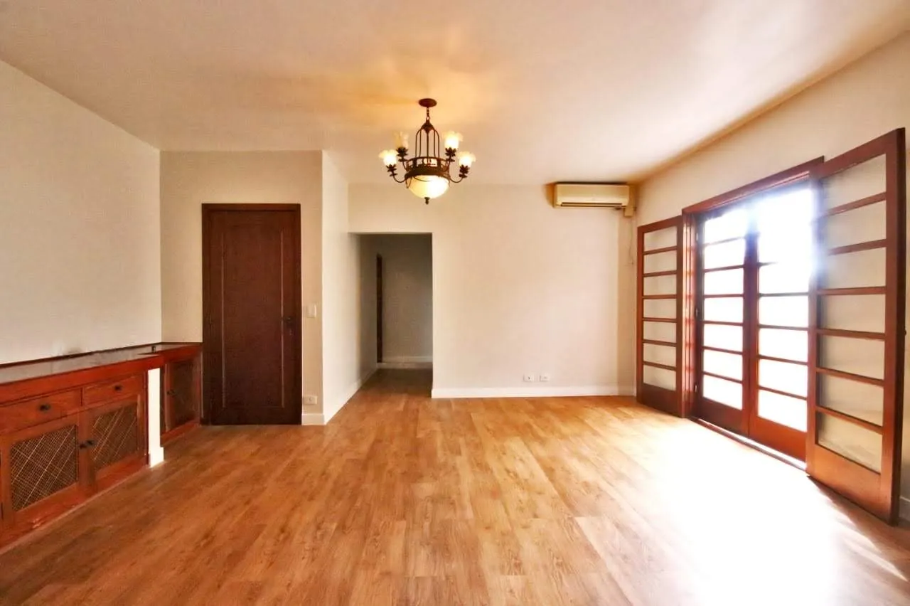Imagem CASA RESIDENCIAL em SANTANA DE PARNAÍBA - SP, ALPHAVILLE