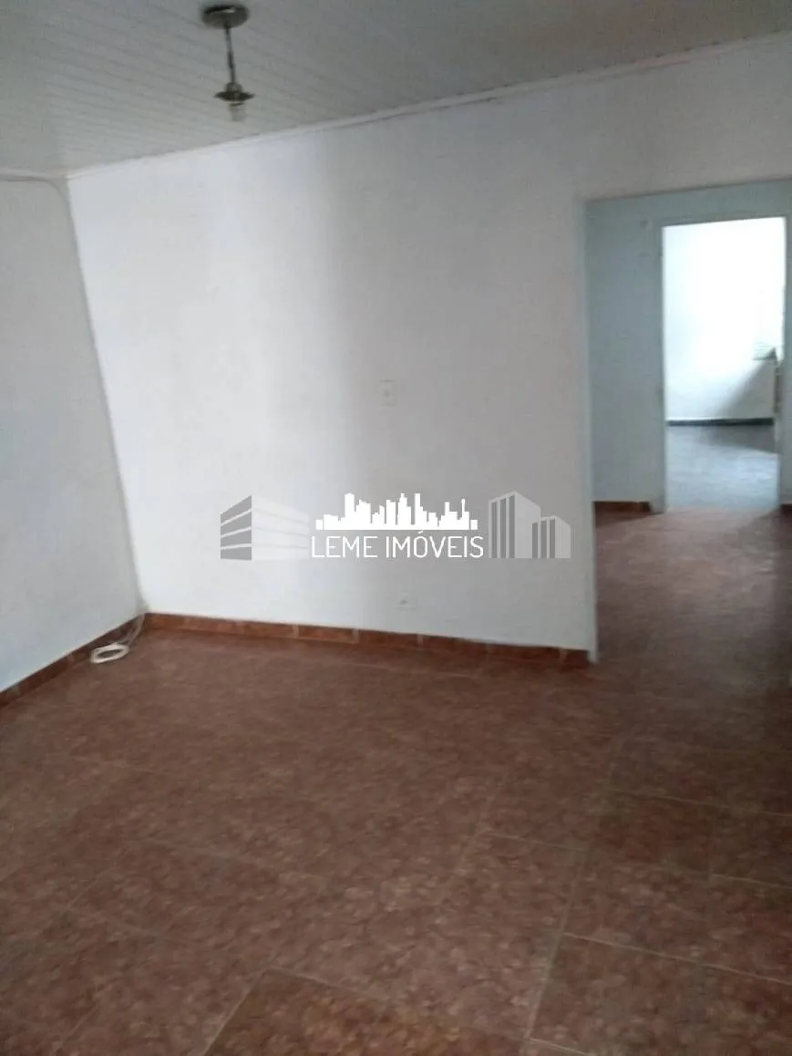 Imagem DUAS CASAS EM TERRENO MEDINDO 220,00M2 COM ESCRITURA!!!