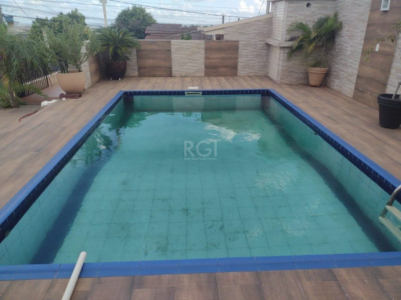 Imagem Casa sobrado mobiliado, 4 dormitórios, 1 suíte, 4 vagas de garagem, Bairro Bom Principio