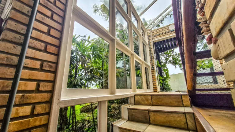 Imagem Encantadora Casa à Venda na Praia do Rosa, Imbituba - SC