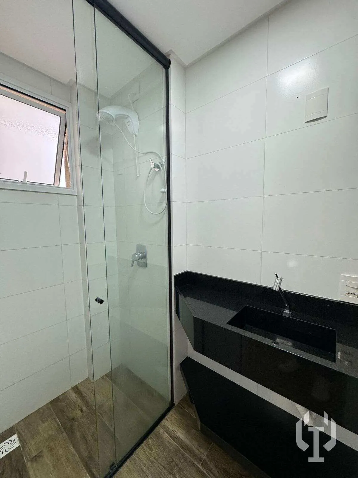 Imagem Amplo apto pronto em 100x direto com a construtora, semi mobiliado com 3 suítes e lazer completo
