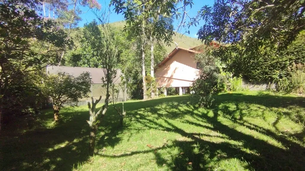 Imagem Terreno em Condomínio para Venda em Teresópolis / RJ no bairro Três Córregos