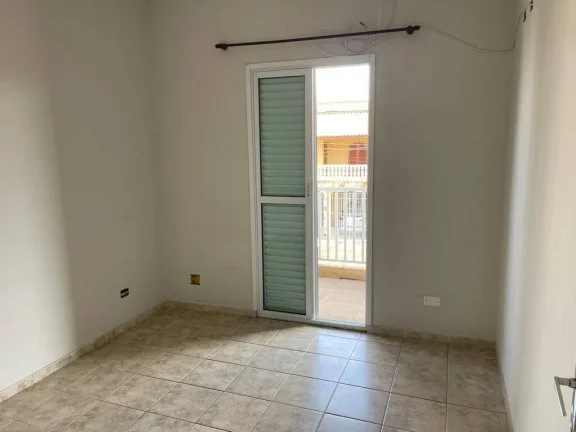 Imagem Sobrado com 270 m² 4 Dormitorios sendo 2 Suietes e 3 vagas de Garagens