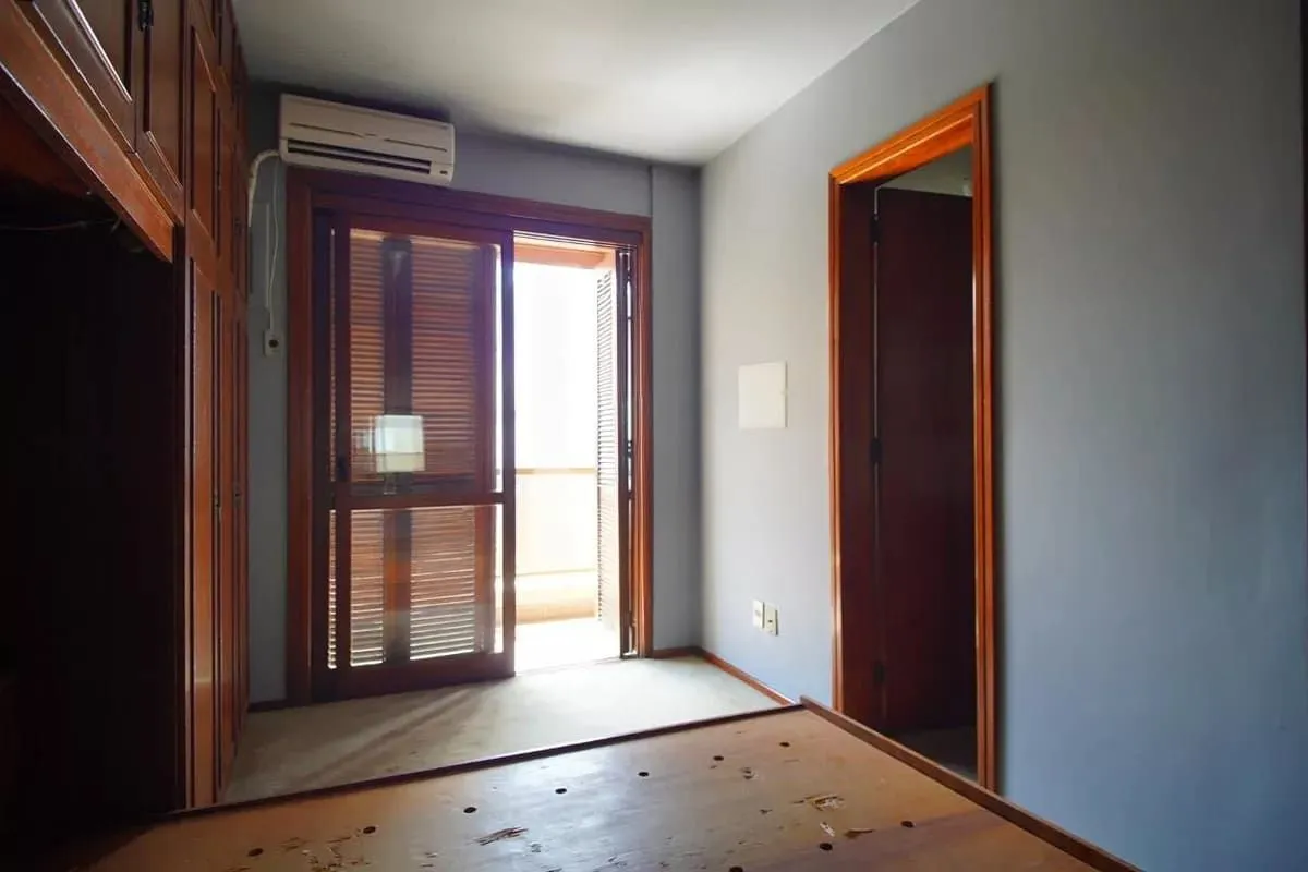 Imagem Apartamento de 3 dormitórios à venda em Petrópolis - Porto Alegre