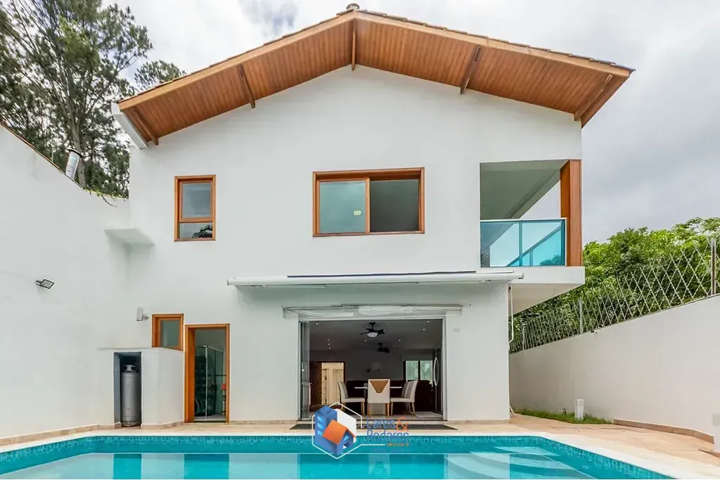 Imagem Casa à venda 3 Quartos 1 Suite 3 Vagas 247M² Guarapiranga São Paulo - SP