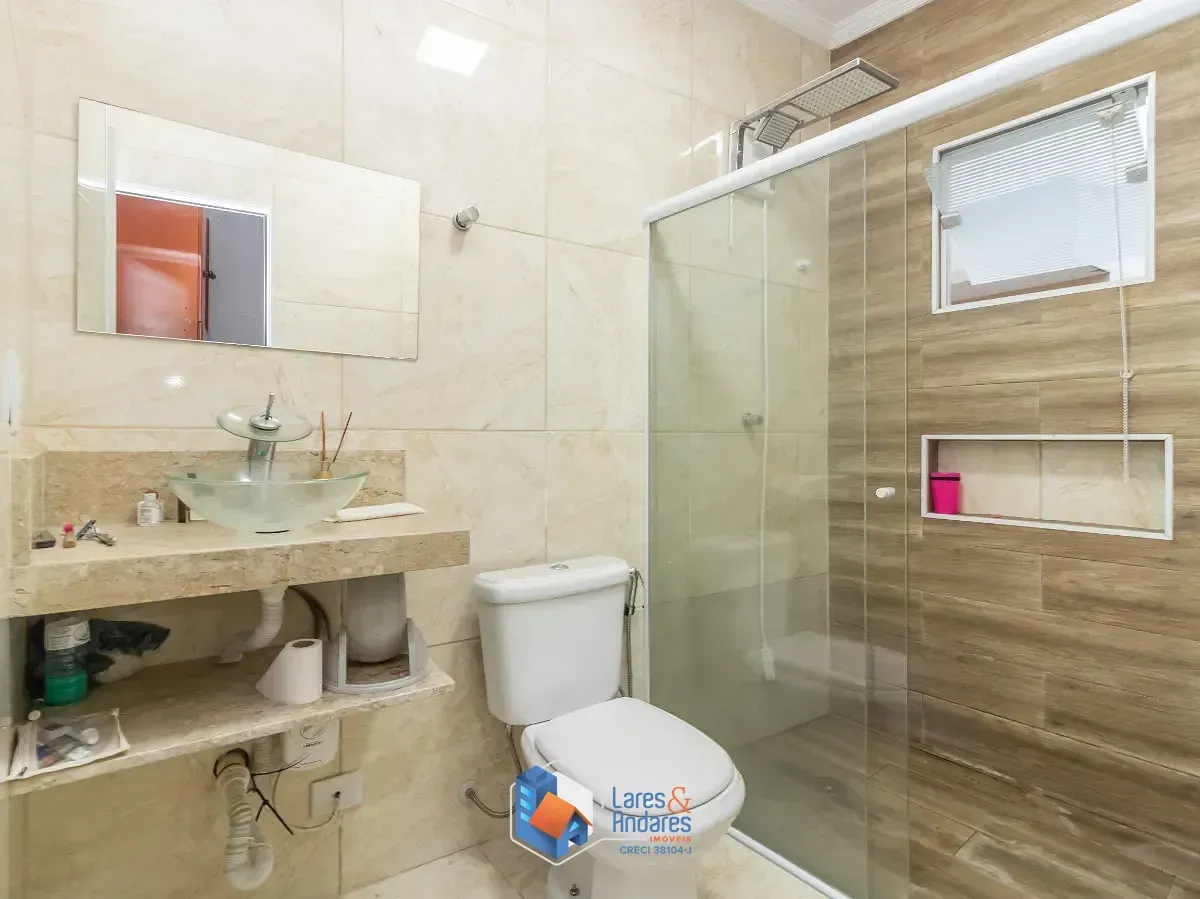 Imagem Sobrado para venda em Vila Guedes com 3 quartos, sendo 3 suítes, 196m²