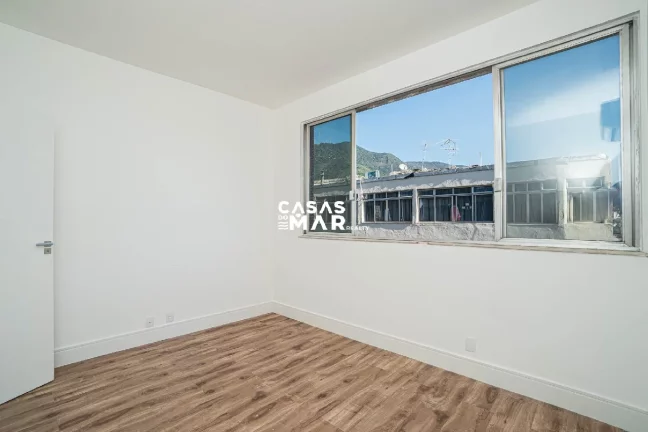 Imagem Imperdível! Apartamento à venda na Barra da Tijúca, Rio de Janeiro-RJ: 4 quartos, 1 suíte, 4 banheiros, 1 vaga, 130m².