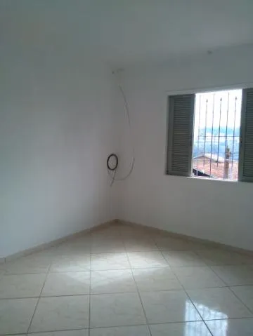 Imagem LOCAÇÃO DE CASA NO JARDIM PLANALTO, EM ARUJÁ/SP, 160m² com 03 dormitórios, suíte, sala, varanda, cozinha e garagem coberta para 01 auto. CONSULTE-NOS.