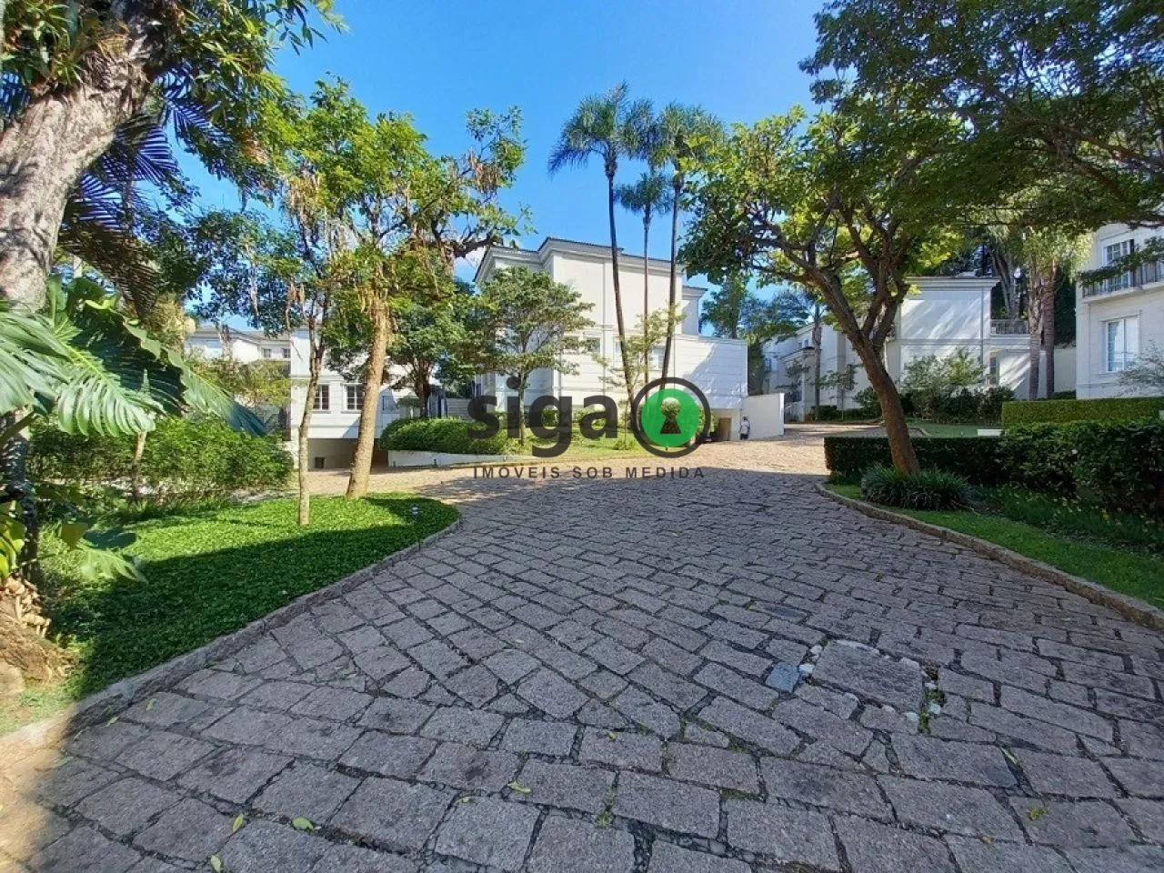 Imagem Casa em Condomínio a venda no Alto da Boa Vista com 4 quartos