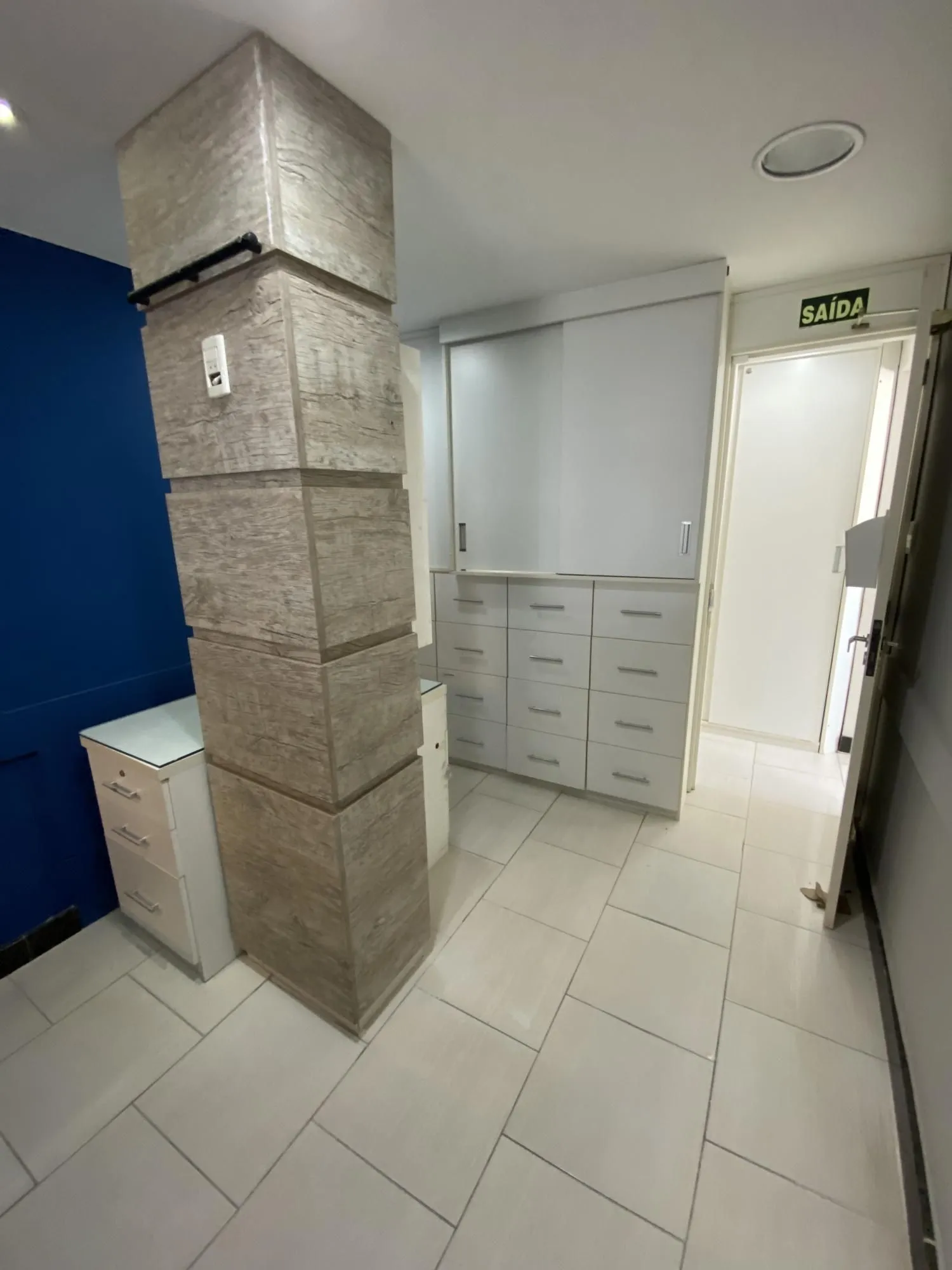 Imagem MÁFFER IMÓVEIS ALUGA EXCELENTE CONJUNTO COMERCIAL - ANDAR INTEIRO NO CENTRO DE PORTO ALEGRE 280m² de área privativa
