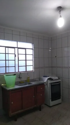 Imagem Casa Terrea com quintal 99 metros 2 Dormitorios e 2 Vagas de Garagens