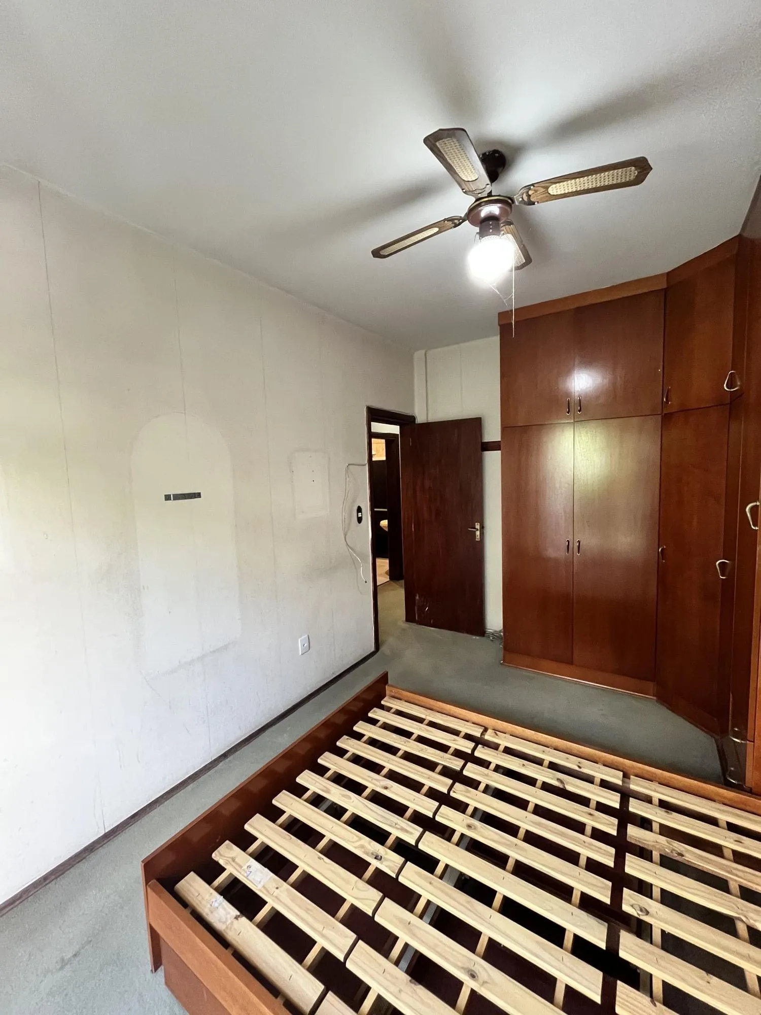 Imagem Apartamento de 2 quartos, lareira e dependência de empregada no bairro Floresta