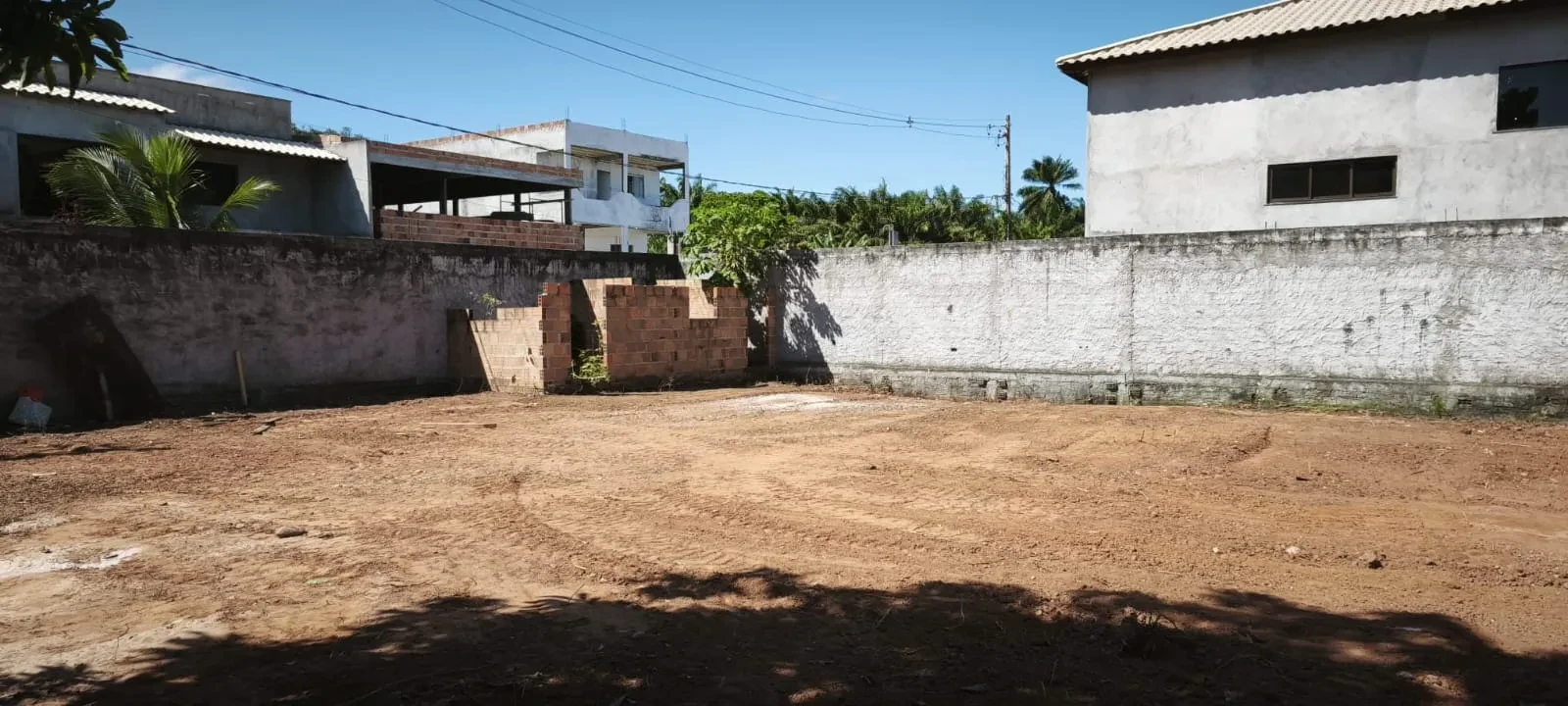 Imagem Terreno à Venda, 400 metros em Vila de Abrantes (Abrantes) - Camaçari