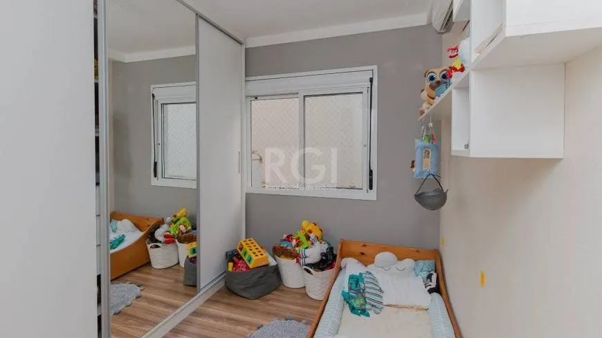 Imagem Apartamento de 3 dormitórios e 1 suíte no bairro Floresta em Porto Alegre