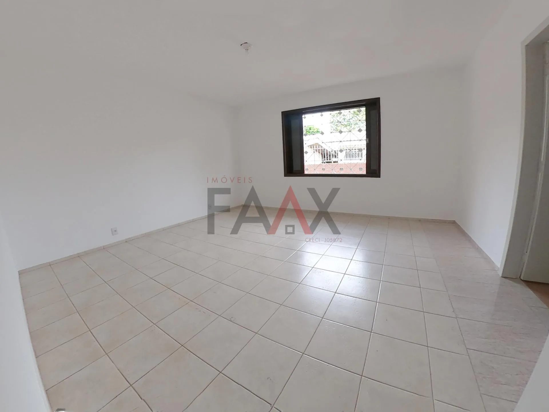Imagem Casa a venda proximo a praça da ucrania no trianon em Guarapuava - PR