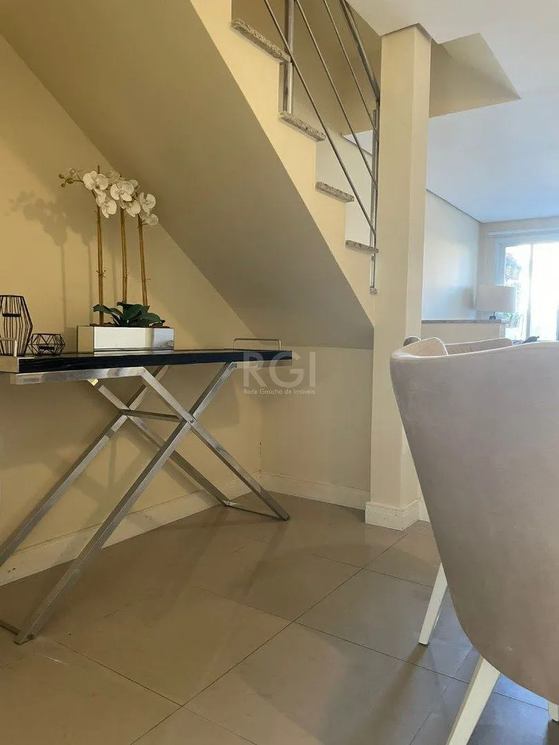Imagem Sobrado para Venda - 132.69m², 2 dormitórios, sendo 1 suites, 1 vaga - Hípica