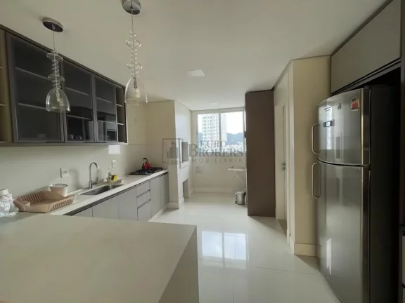 Imagem Apartamento com 3 suítes no Centro de Balneário Camboriú.