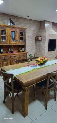 Imagem Sobrado mobiliado à venda em Condomínio - São Jos?(C) dos Pinhais