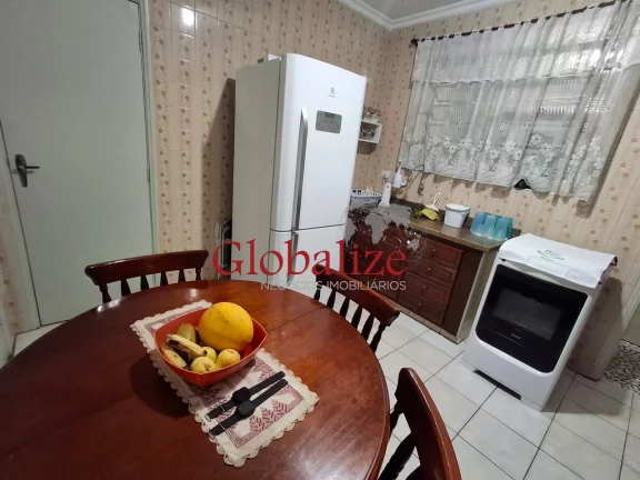 Imagem Apartamento à venda com 66,7m², 2 quartos, sala ampla, vaga coletiva por R350.000,00 no Embaré em Santos