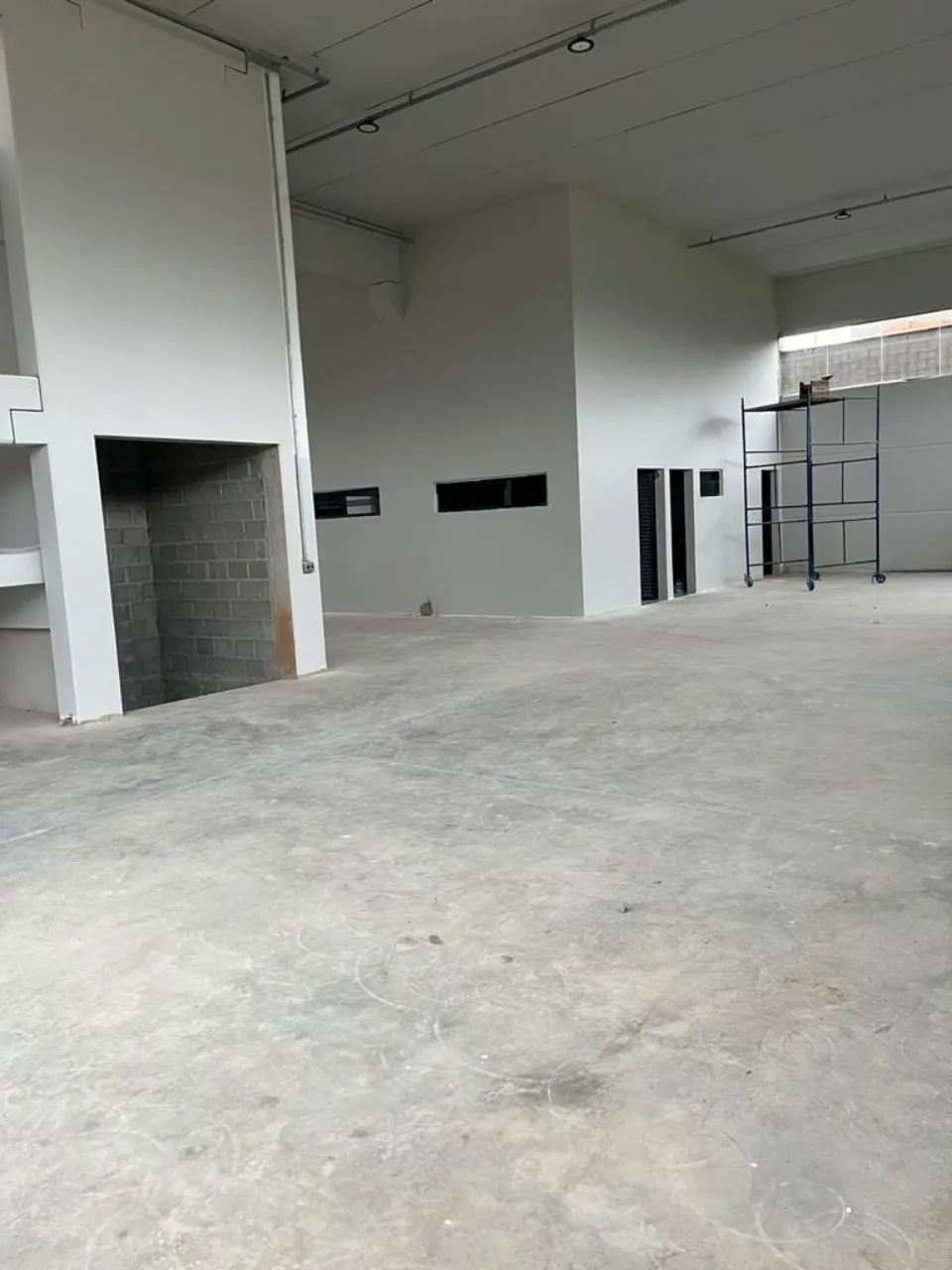 Imagem Barracão Industrial de 954m² em Alphaville Nova Esplanada - Votorantim-SP: Venda ou Locação.