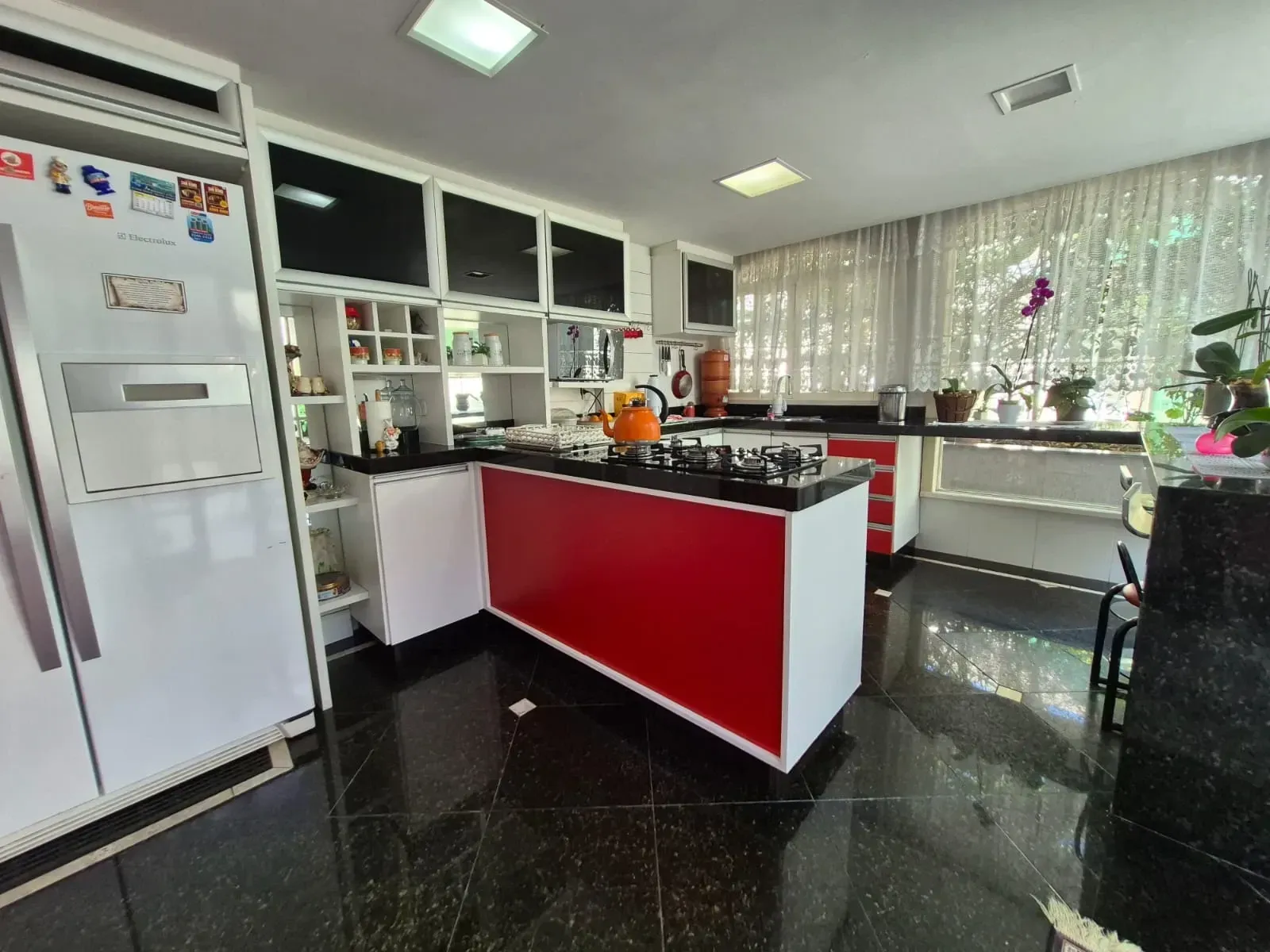 Imagem Casa com 4 Quartos à Venda ou Locação, 715 m² em Portão - Curitiba