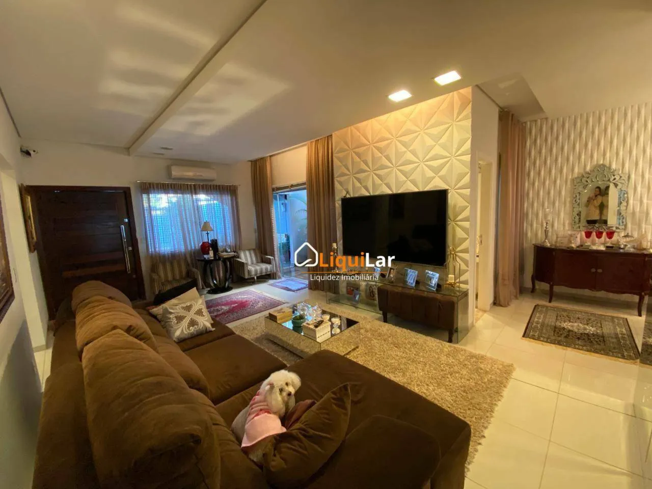 Imagem Lindíssima Casa com 3 suítes completa com armários