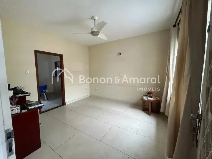 Imagem Casa com 3 Quartos e 1 banheiro à Venda, 155 m²