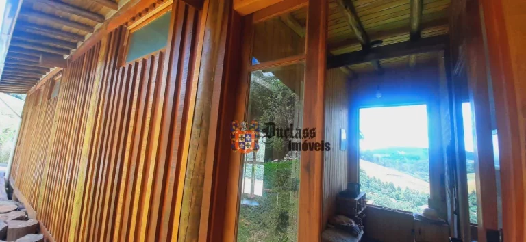 Imagem Chácara com 4 dormitórios à venda, 1500 m² por R$ 650.000,00 - Bom Jardim - Camanducaia/MG