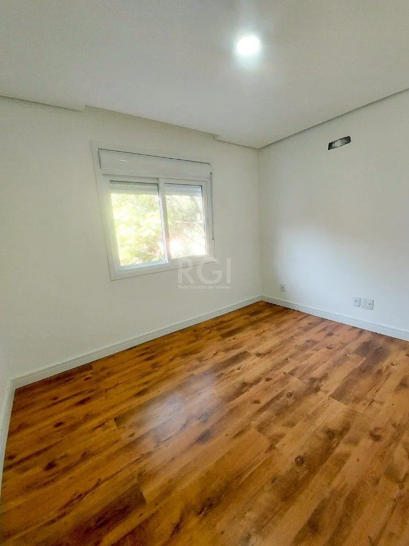 Imagem Casa Condominio para Venda - 128.96m², 4 dormitórios, sendo 2 suites, 2 vagas - Tristeza