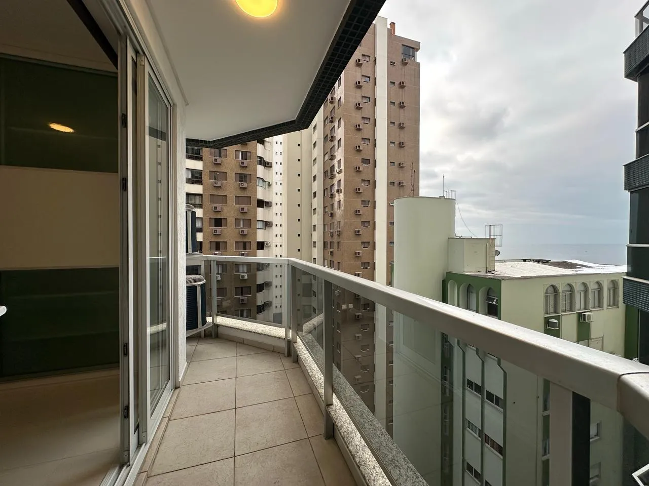 Imagem Apartamento com vista para o mar à venda com 1102m2 por R$ 2.590.000,00