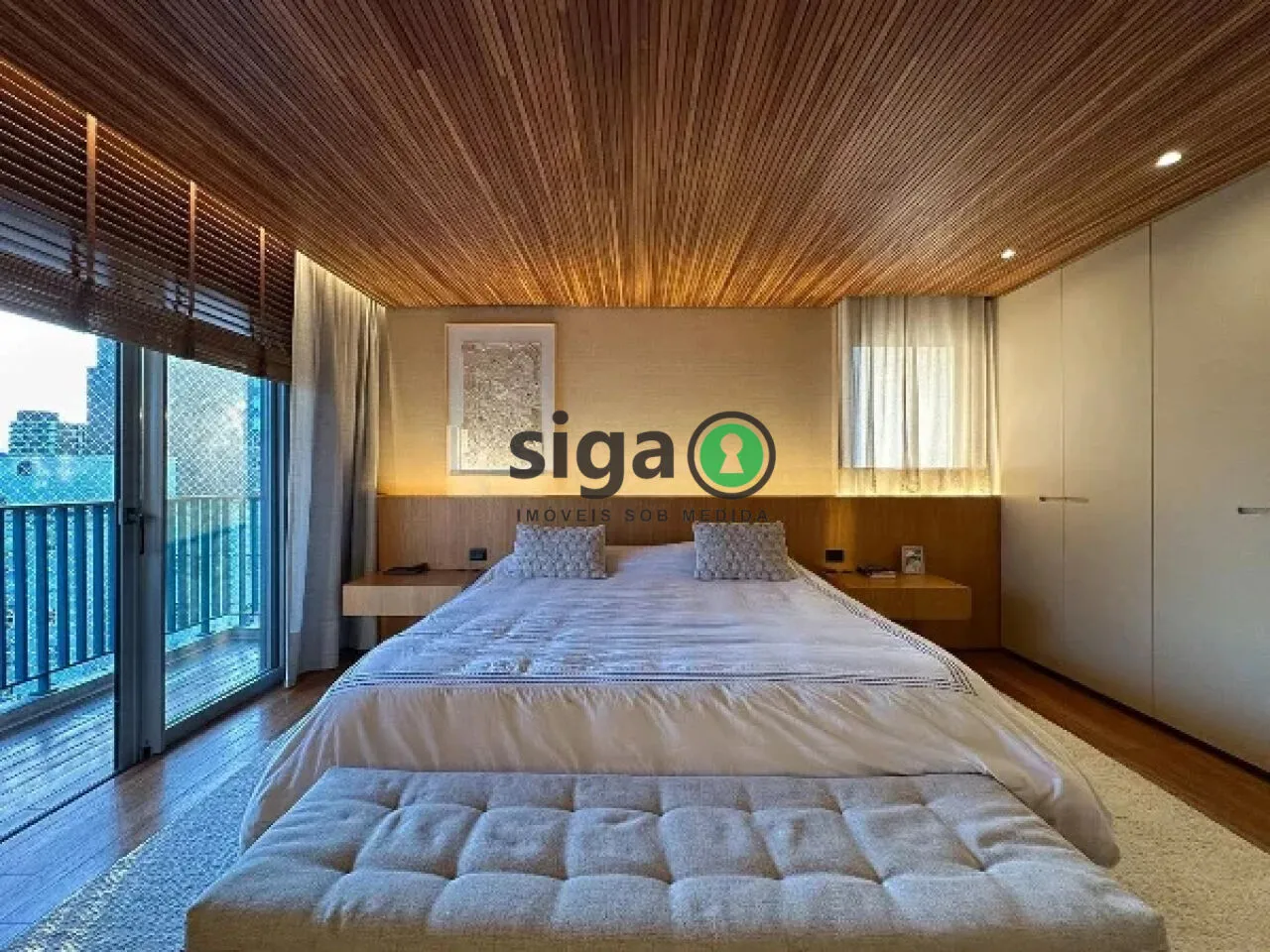 Imagem Apartamento à venda em Moema, com 2 suítes e 2 vagas com porteira fechada!