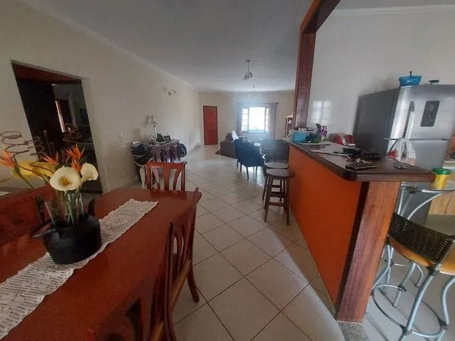 Foto do imóvel Casa à venda 2 Quartos, 1 Suite, 3 Vagas, 174M², Portal da Mantiqueira, Taubaté - SP