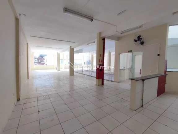 Imagem Galleria comercial à venda no centro de valinhos, varias salas, estacionamento subsolo
No piso tér...
