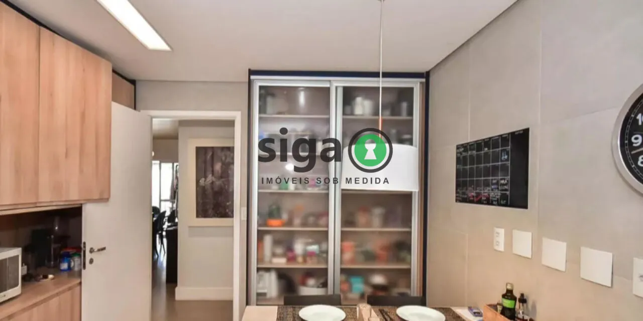 Imagem Apartamento à venda com 238m², 3 suítes e 4 vagas na Vila Andrade