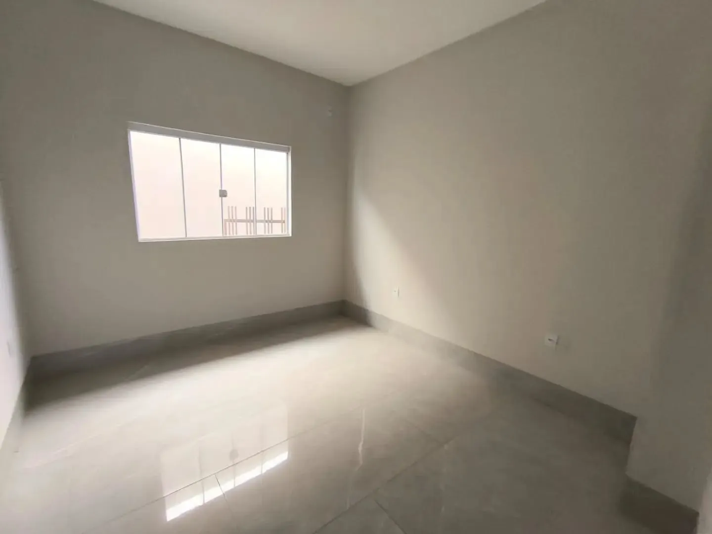 Imagem Casa 3/4 Sendo 2 Suites Em Condominio A 1km Do Terminal Vila Brasilia