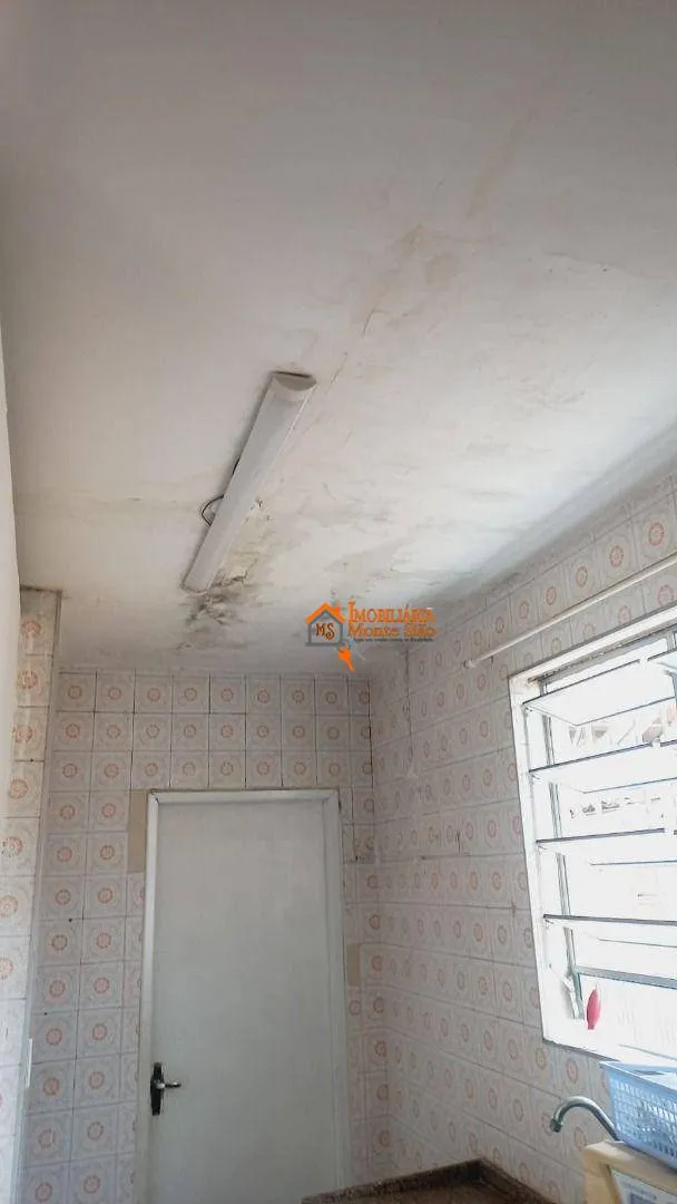 Imagem Sobrado com 5 dormitórios à venda, 146 m² por R$ 1.170.000,00 - Vila Galvão - Guarulhos/SP