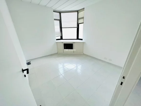 Imagem Conjunto comercial com 220m² para locação próximo a Berrini.