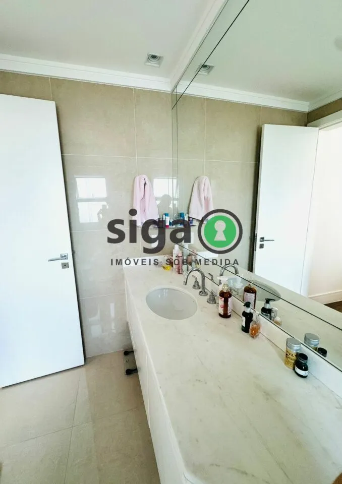 Imagem APARTAMENTO Á VENDA NO BROOKLIN COM 3 SUÍTES, 3 VAGAS, NO BROOKLIN COM PÉ DIREITO DUPLO! 175M²