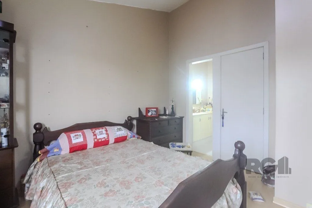 Imagem Casa em condomínio, 77m², 2 dormitórios e 2 vagas no bairro Humaitá