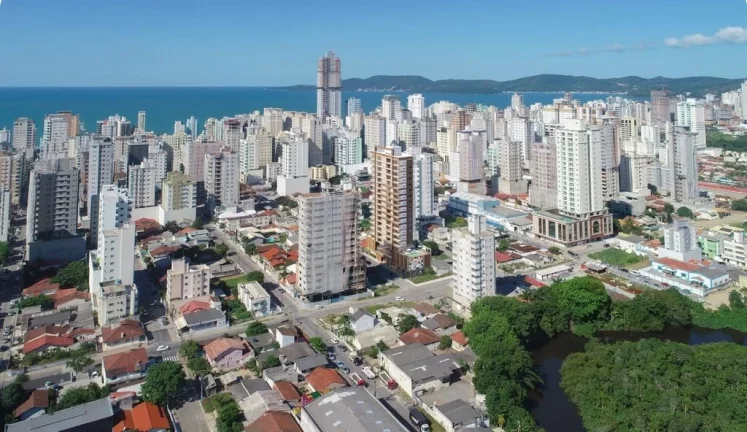 Imagem Apartamento à venda em Itapema, Meia Praia, com 3 quartos, 135m2