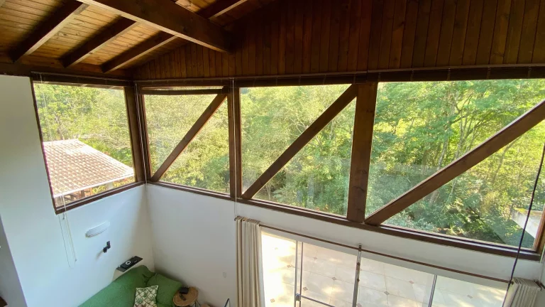 Imagem Casa com Vista Panorâmica e Cachoeira à Venda na Encantada em Garopaba-SC