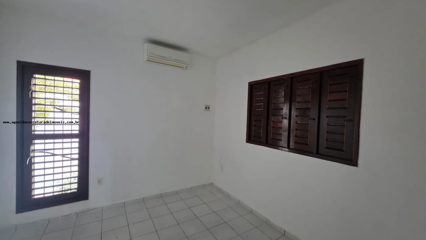 Imagem Casa para Venda em Parnamirim, Emaús, 3 dormitórios, 1 suíte, 2 banheiros, 2 vagas