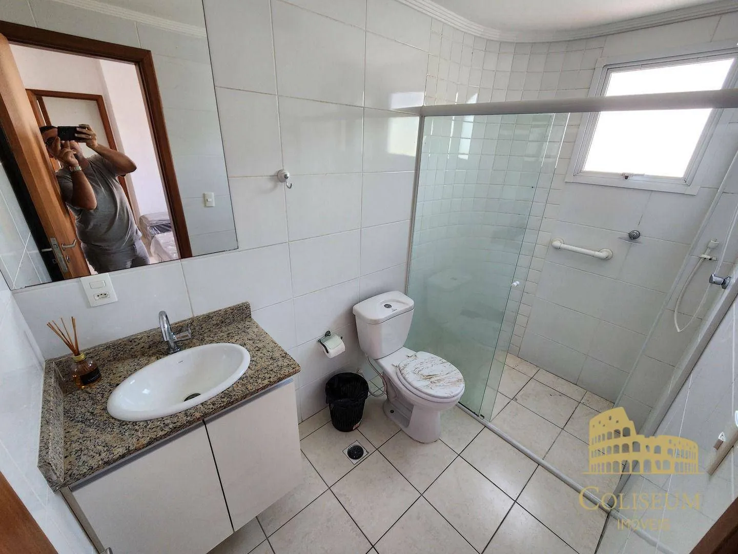 Imagem Apartamento com 3 dormitórios à venda, 105 m² por R$ 700.000,00 - Guilhermina - Praia Grande/SP
