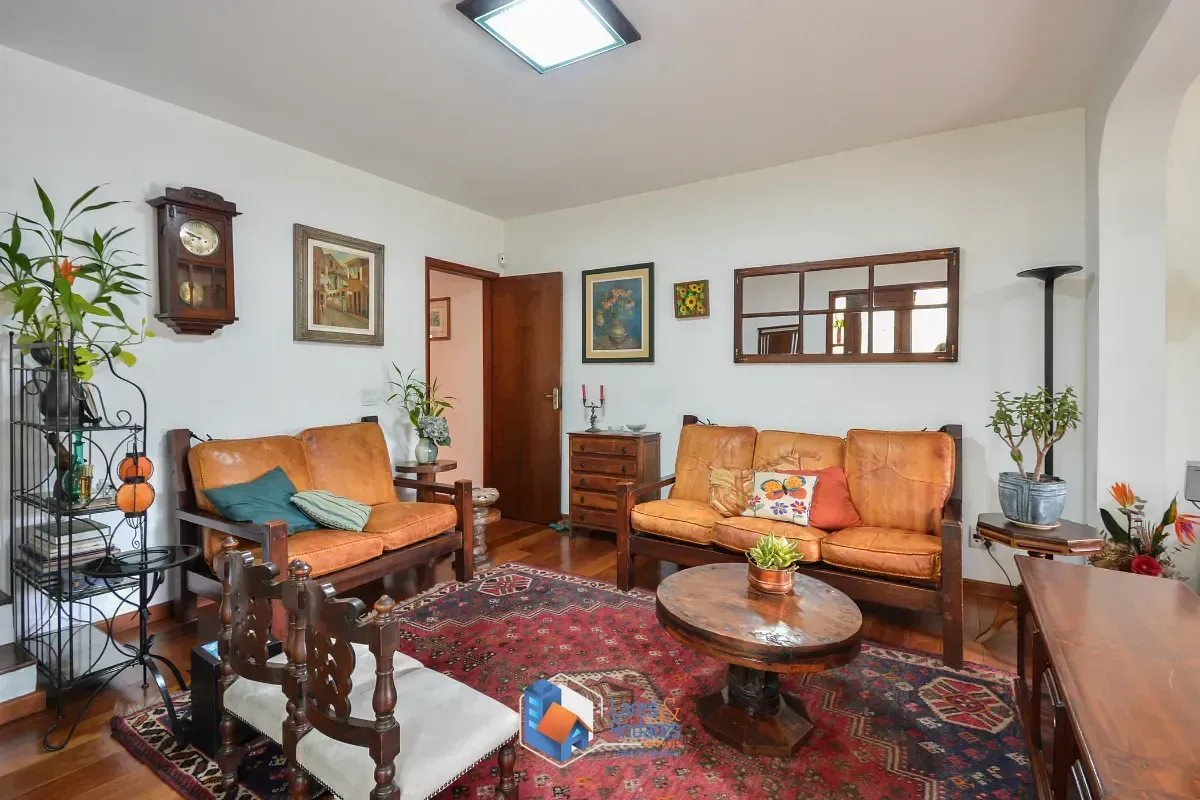 Imagem Sobrado para venda em Sumaré com 4 quartos, sendo 2 suítes, 190m²