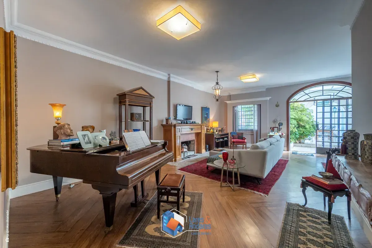 Imagem Casa para venda em Morumbi com 4 quartos, sendo 2 suítes, 556m²