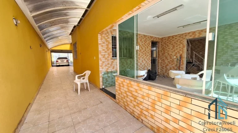 Imagem Sobrado 04 quartos c/suíte, edícula, ático no Novo Mundo em Curitiba PR